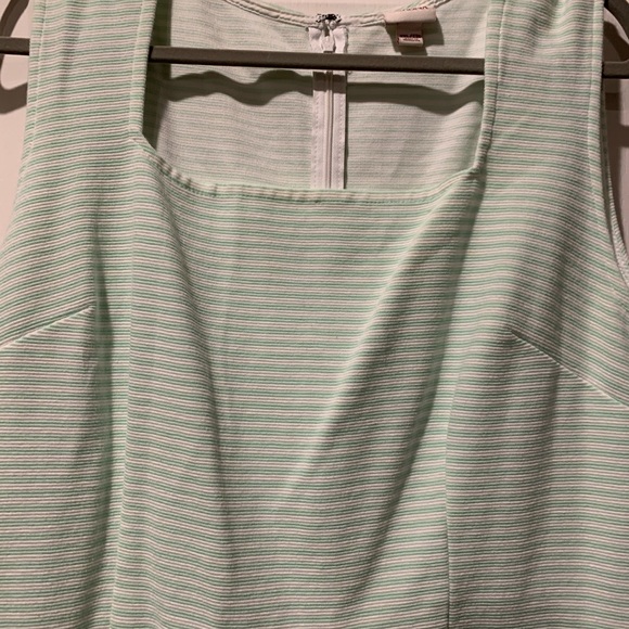 Mint and white textured mini dress - Picture 2 of 6